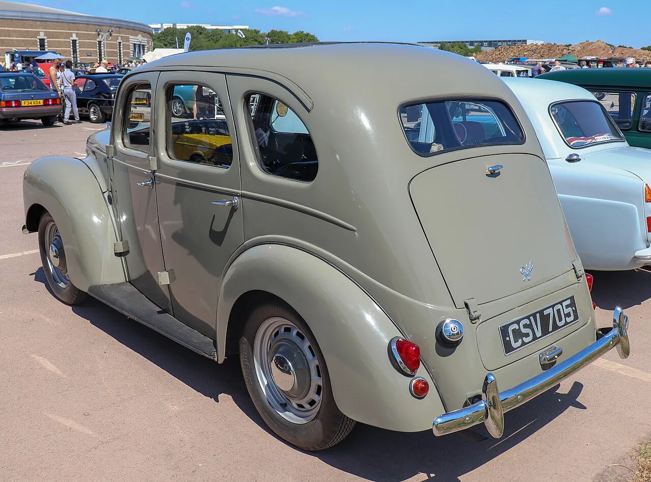 Ford Prefect E493A, rear