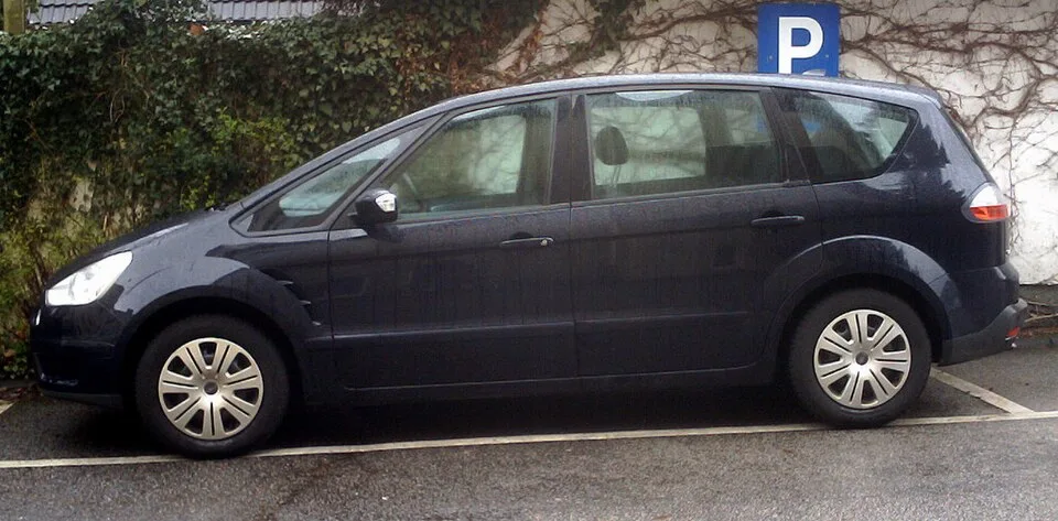 Ford S-Max, side