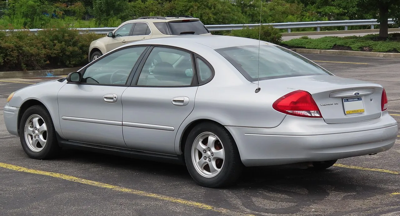 Ford Taurus, rear
