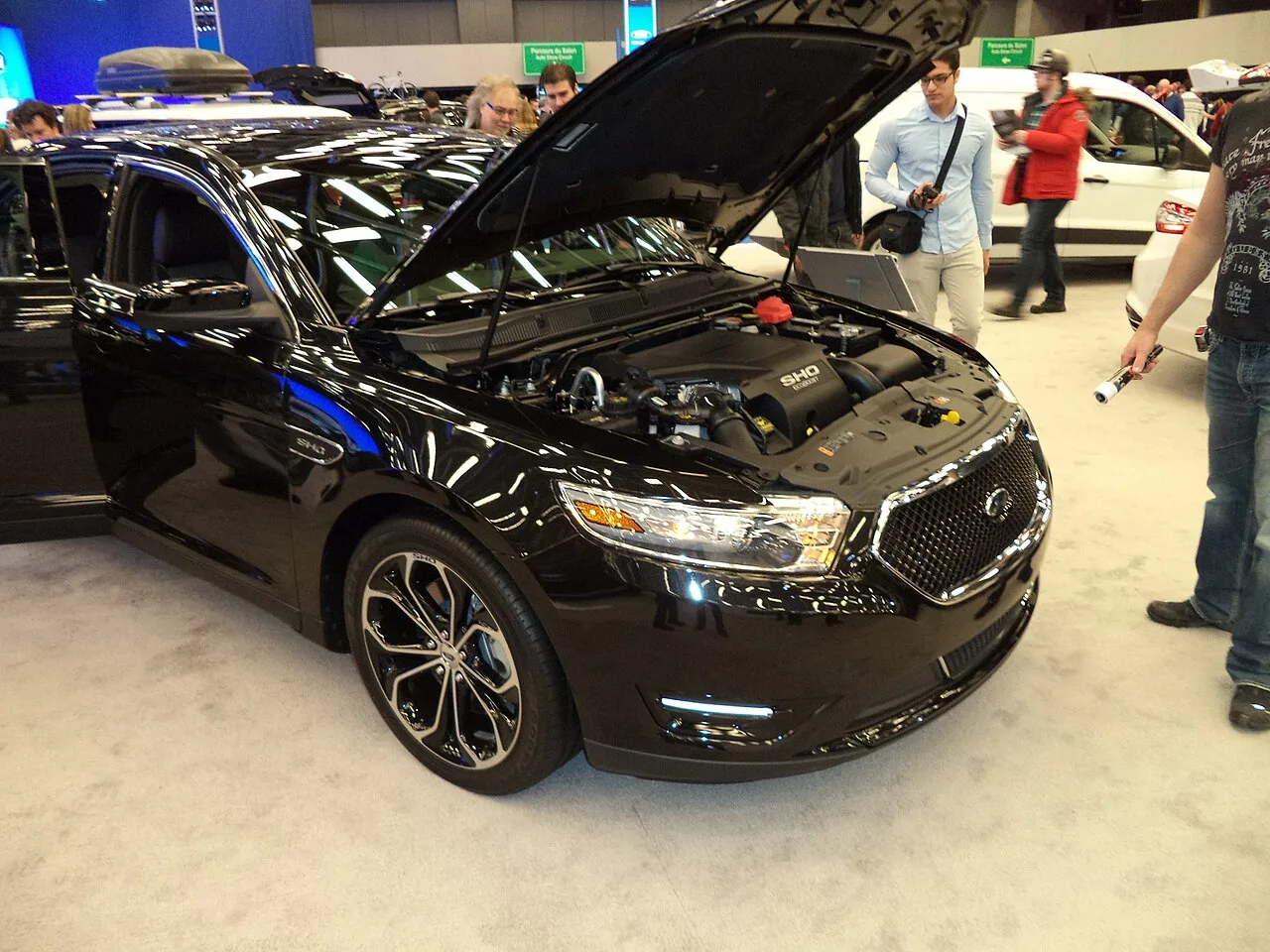 Ford Taurus, side