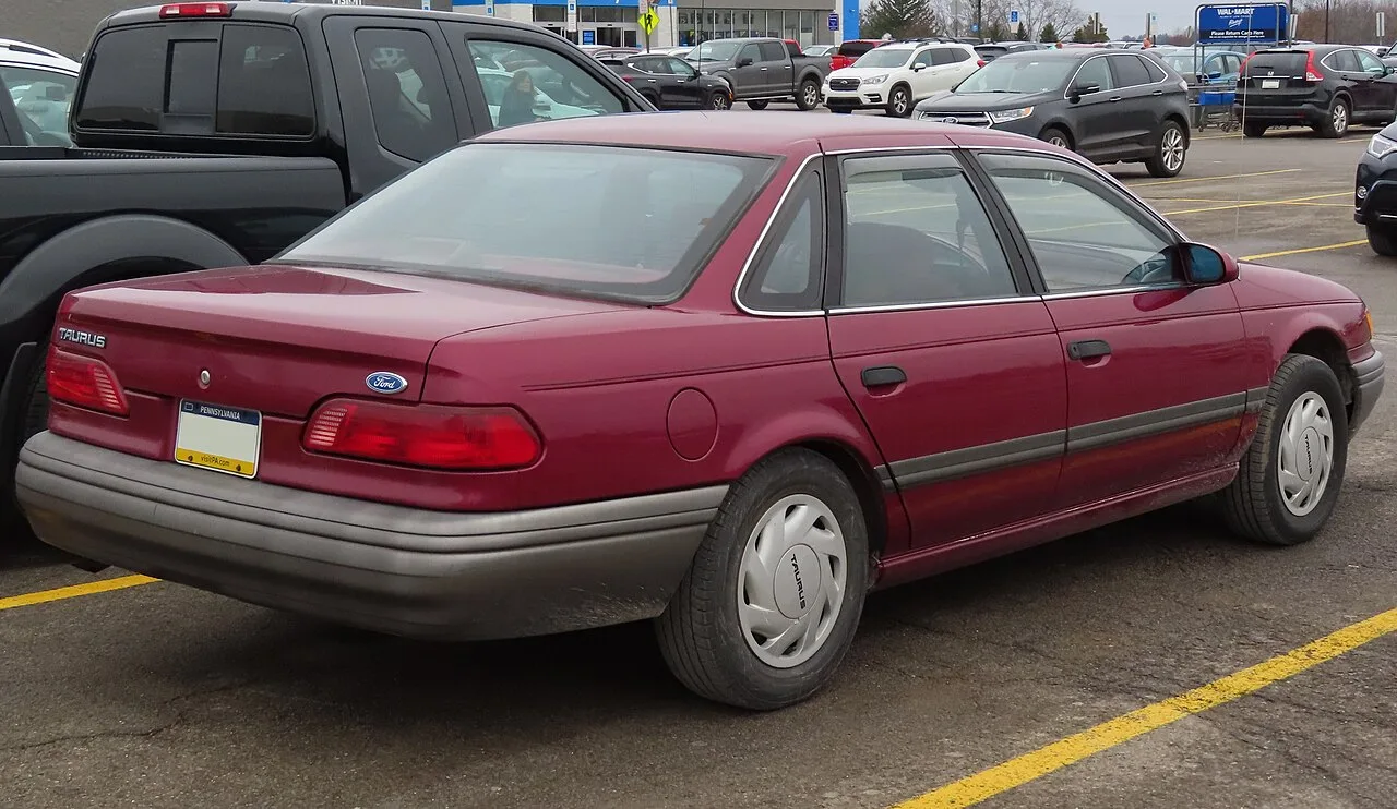 Ford Taurus, rear