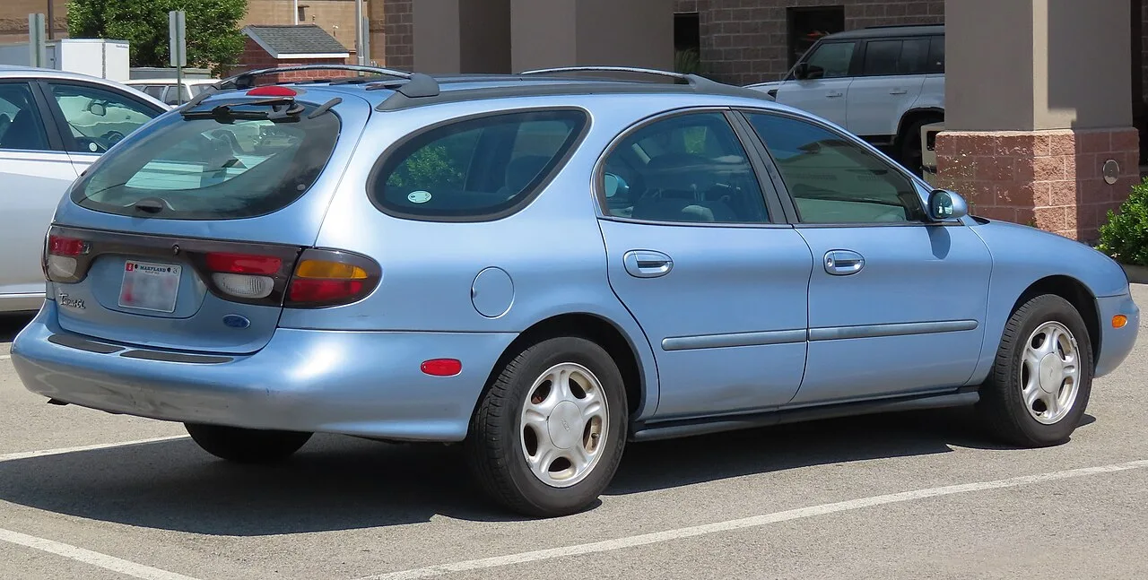 Ford Taurus, rear