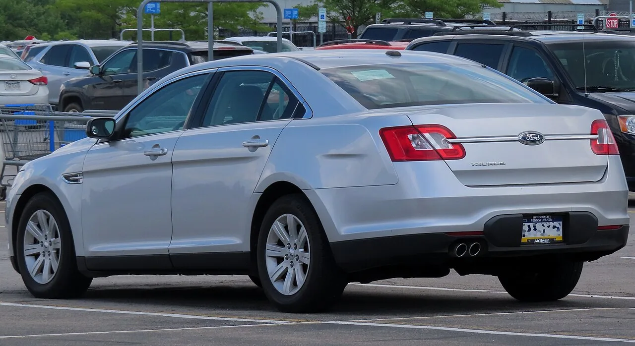 Ford Taurus, rear