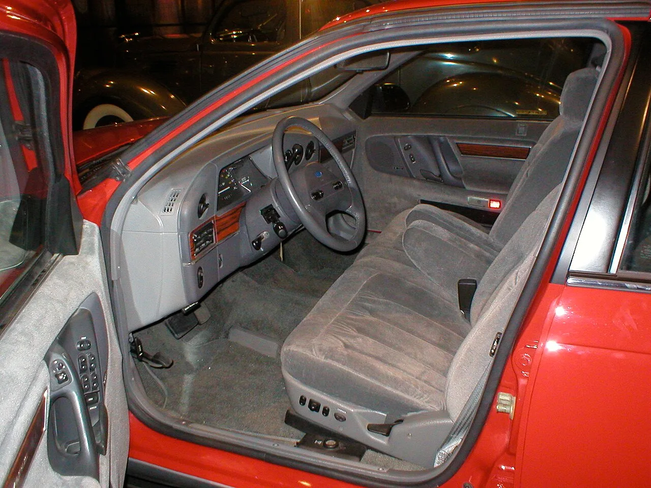 Ford Taurus, interior