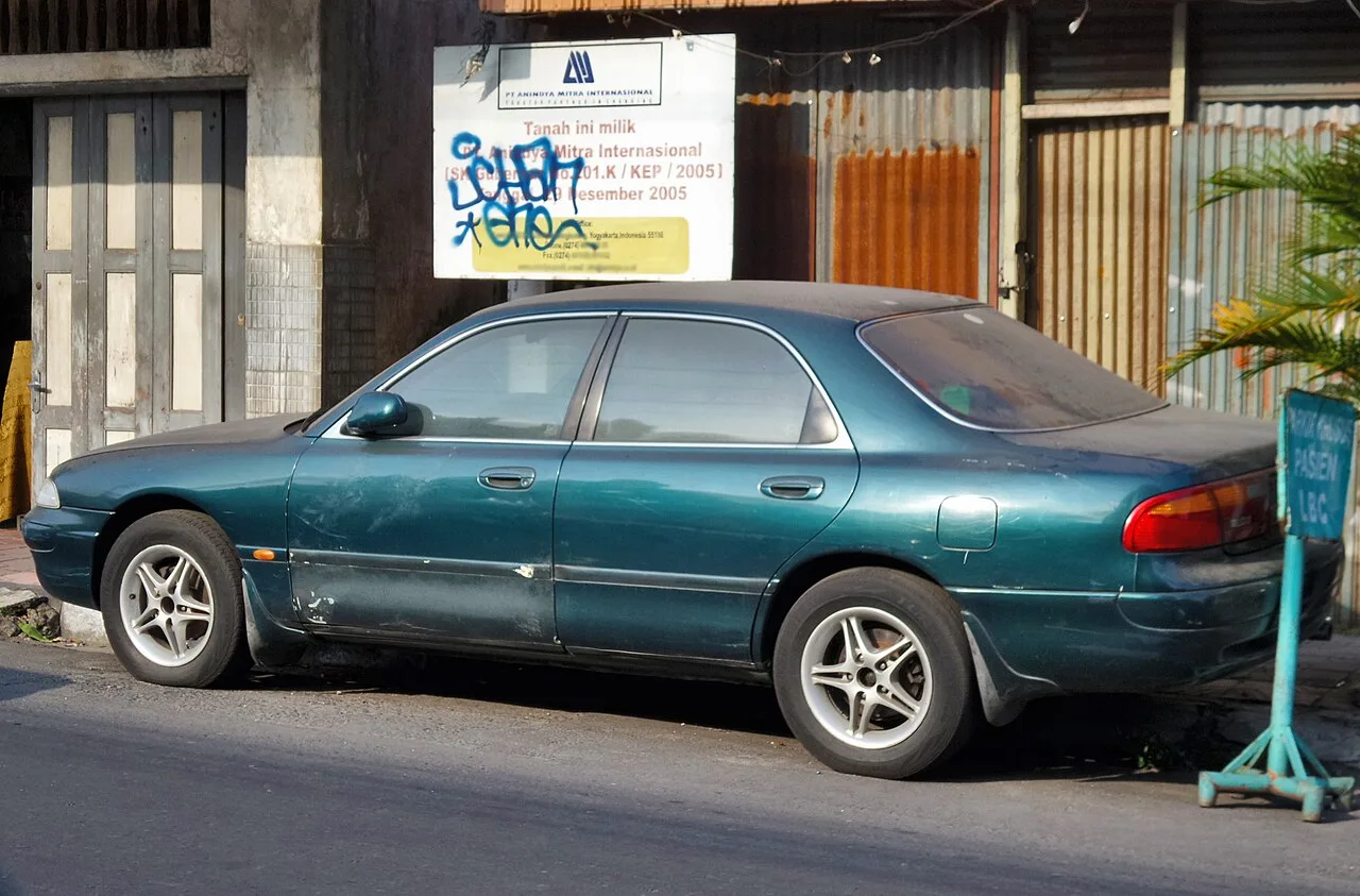 Ford Telstar AX / AY / Extol, side
