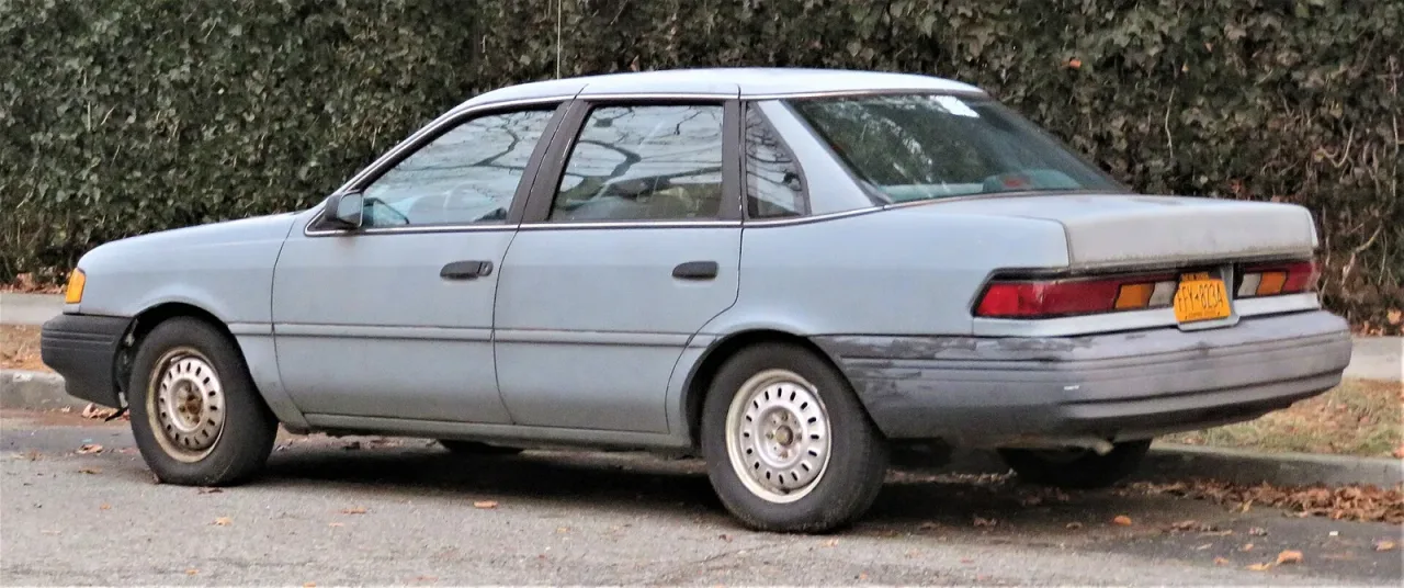 Ford Tempo, rear