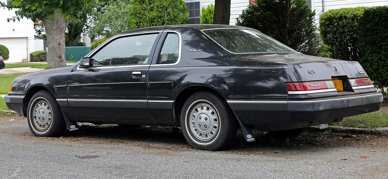 Ford Thunderbird, rear
