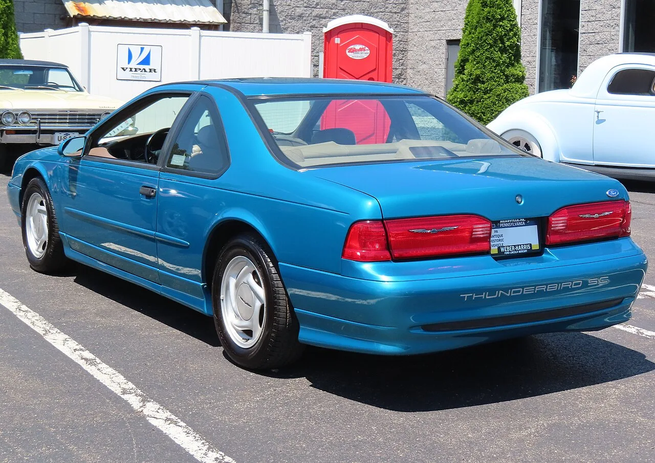 Ford Thunderbird, rear