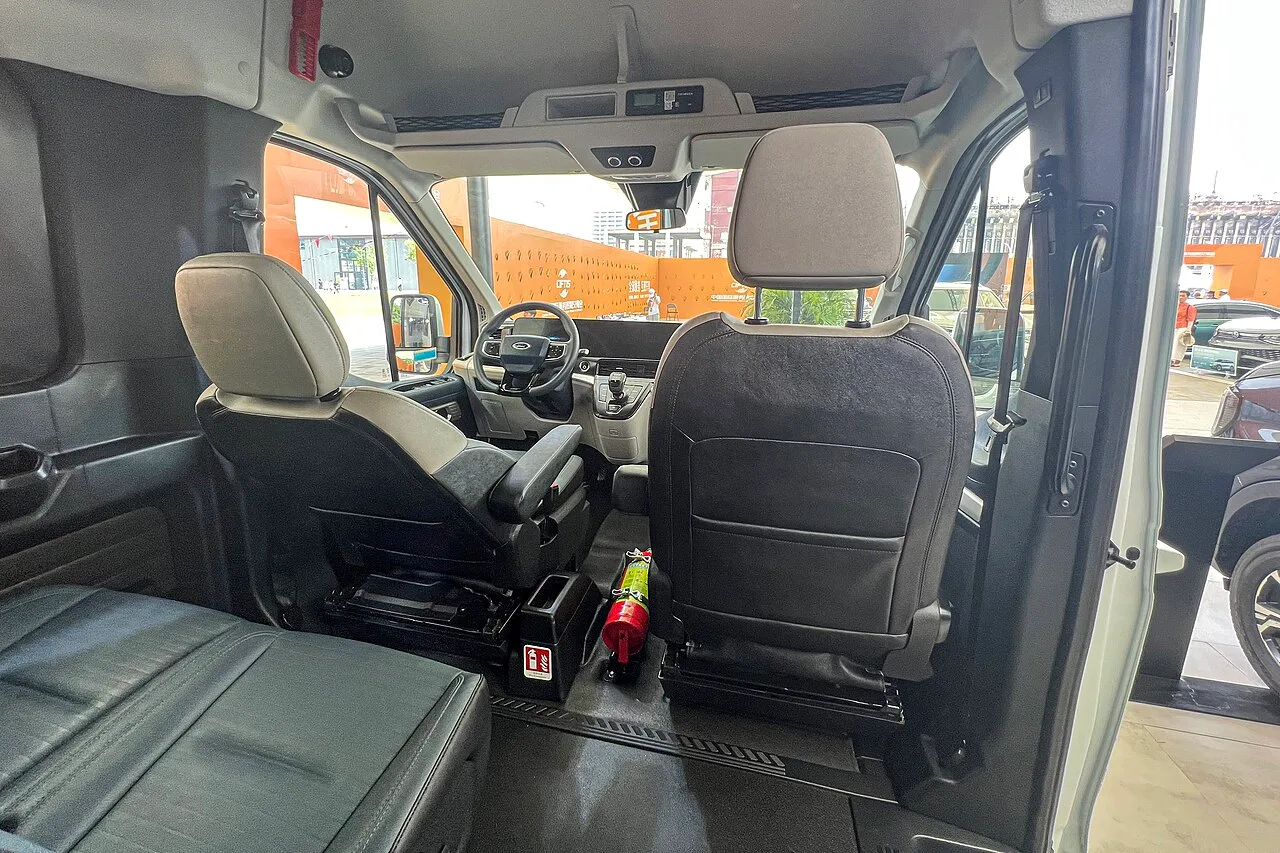Ford Transit Mk I, interior