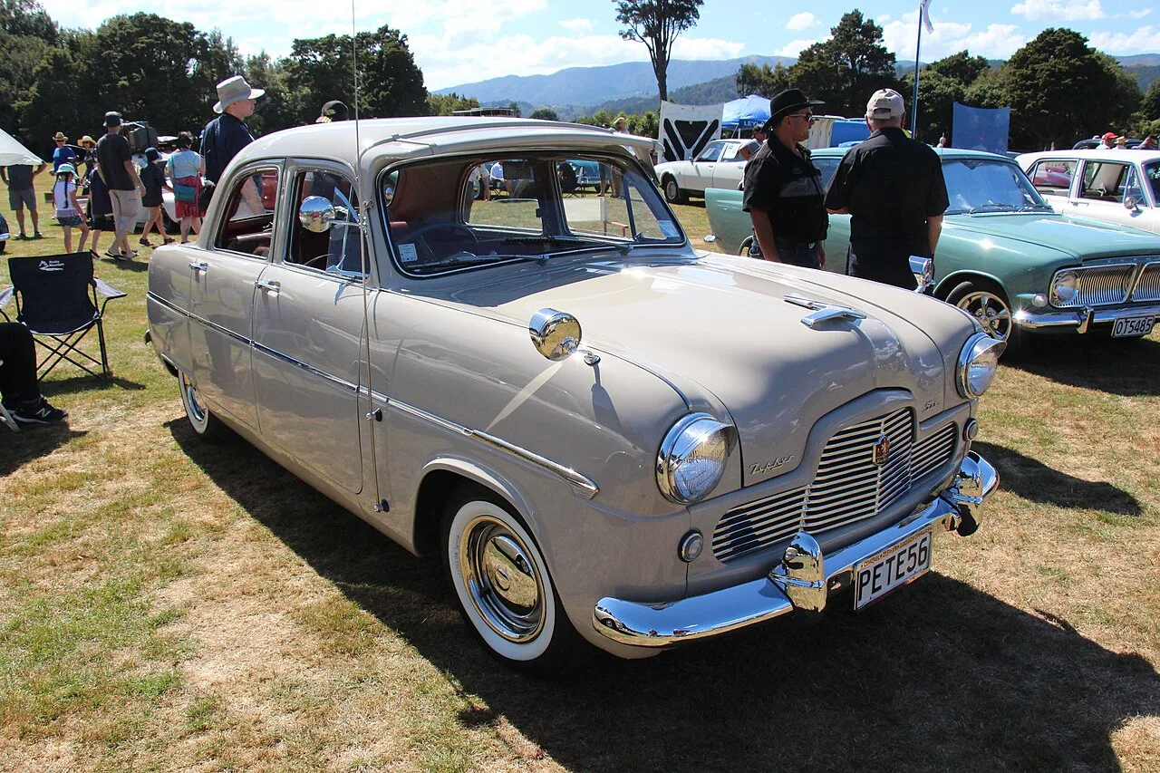 Ford Zephyr Six, side