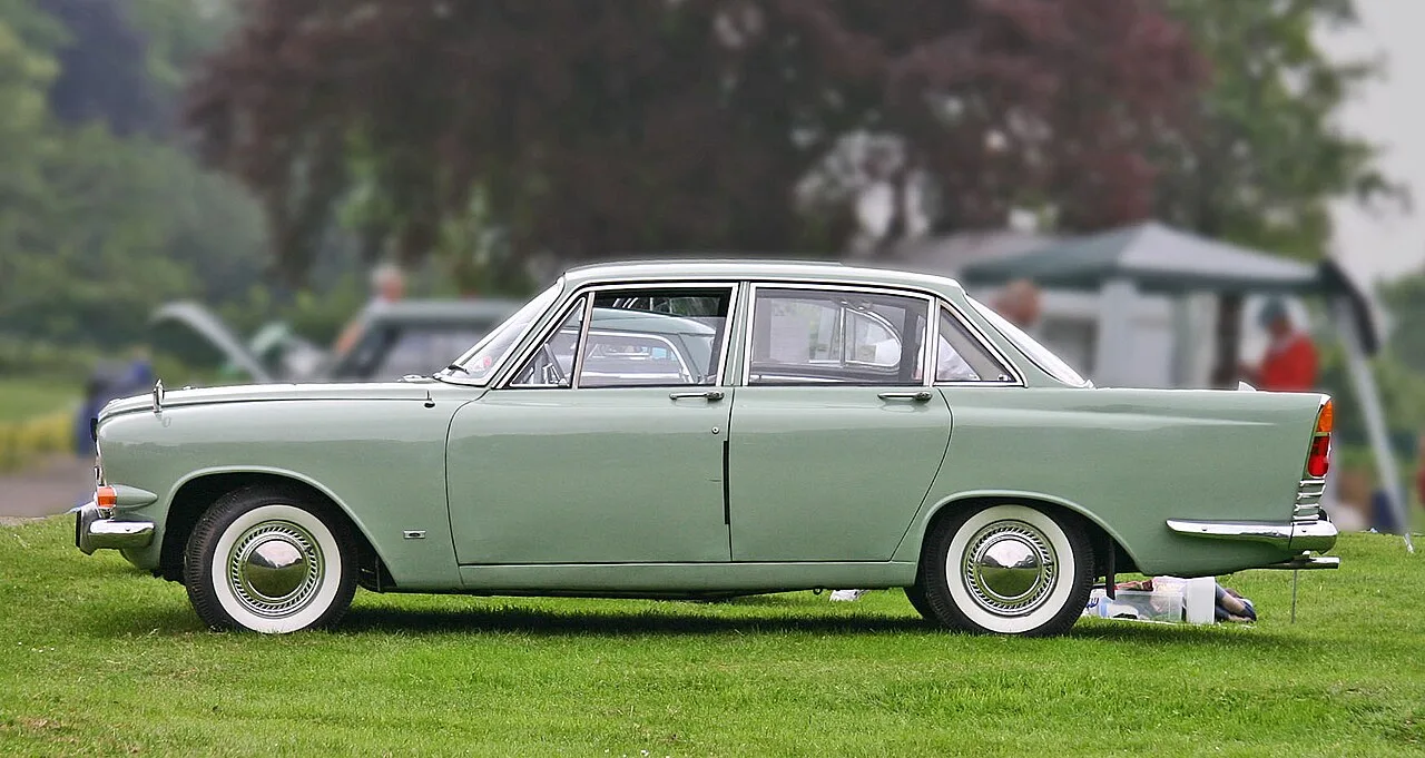 Ford Zodiac / Zodiac Mark I, side
