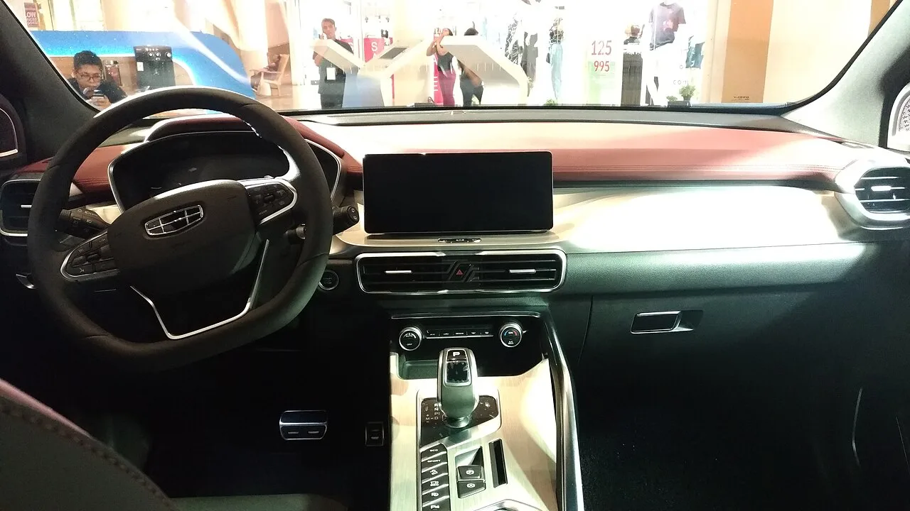 Geely Coolray, interior