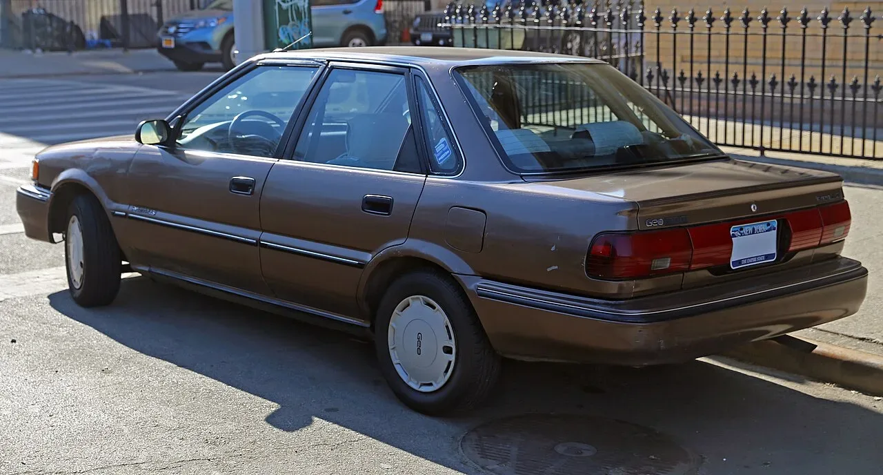 Geo Prizm, rear