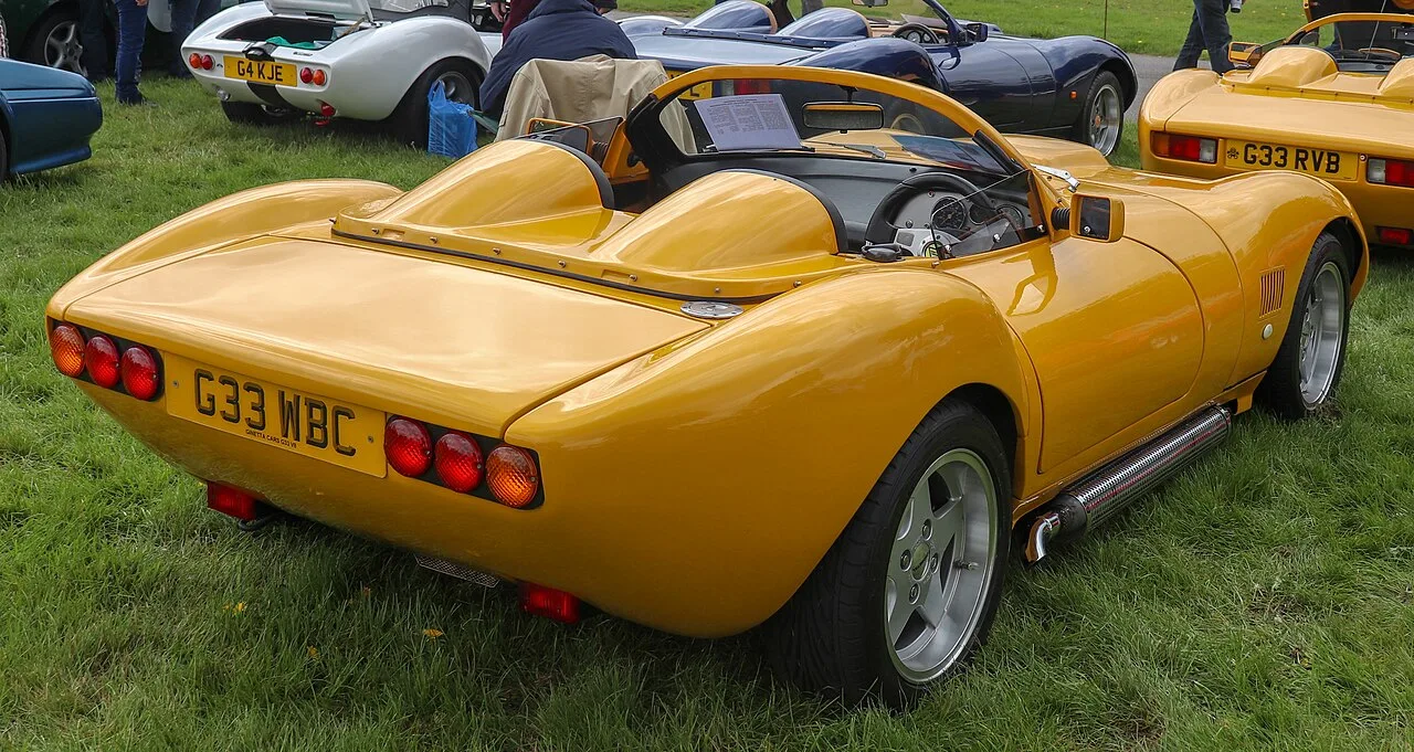 Ginetta G33, rear