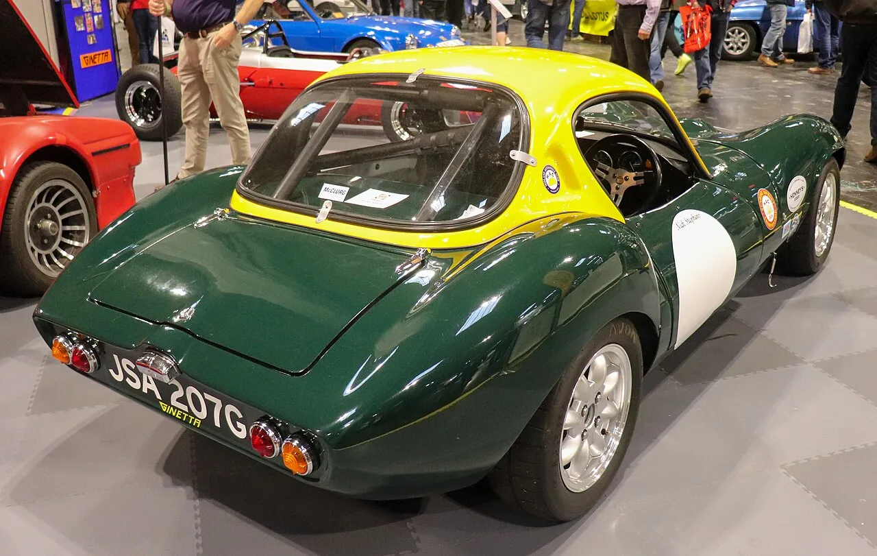 Ginetta G4 Series I–III, rear