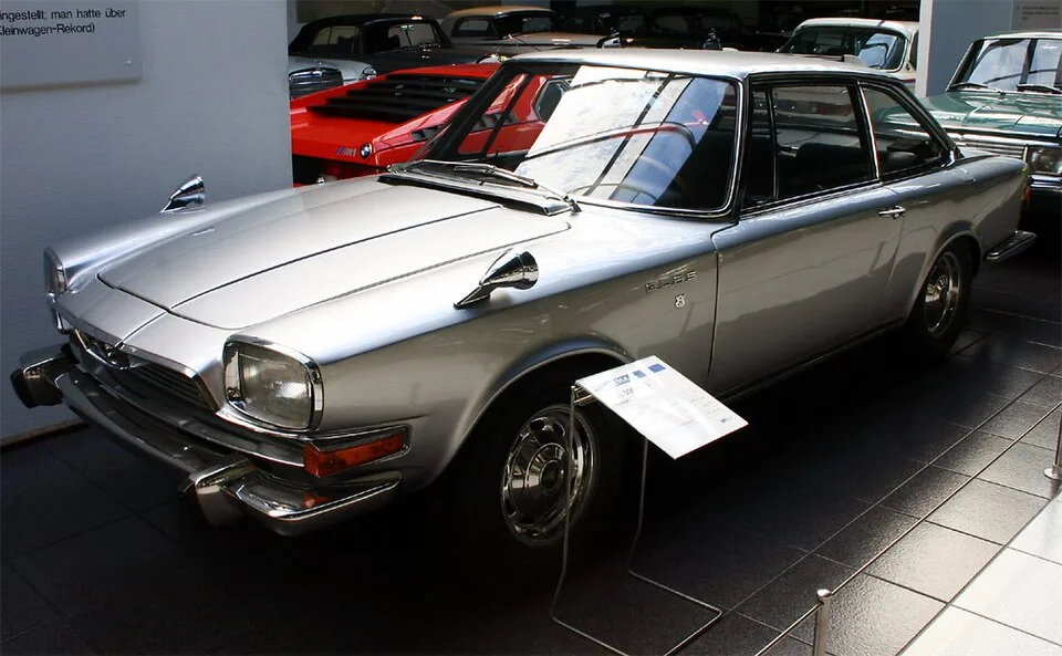Glas V8, rear