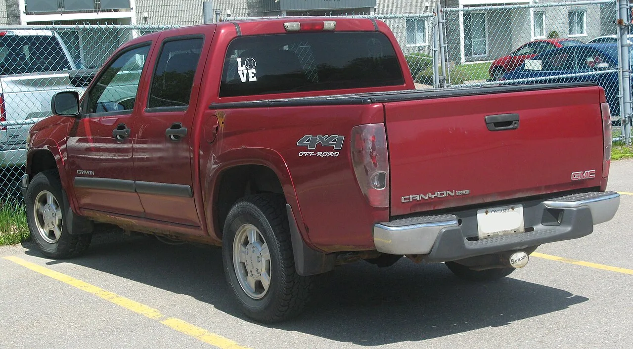 GMC Canyon, rear