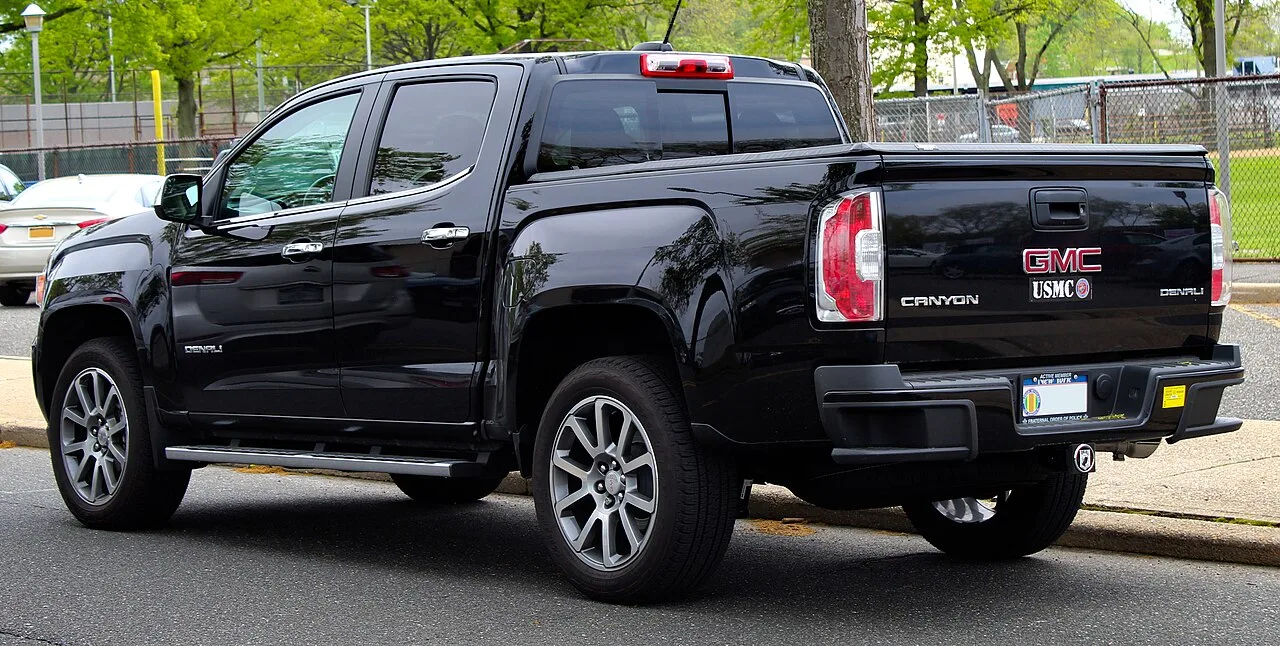 GMC Canyon, rear
