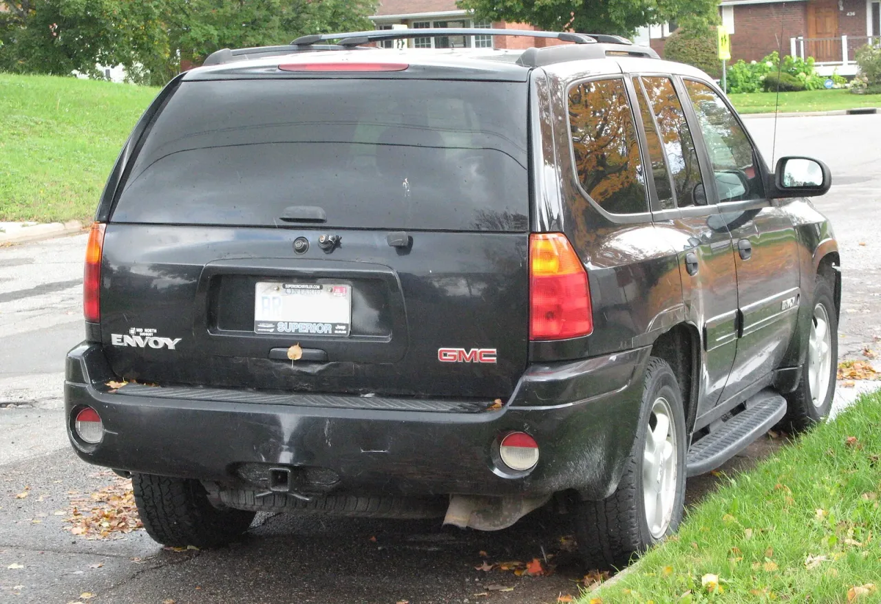 GMC Envoy, rear
