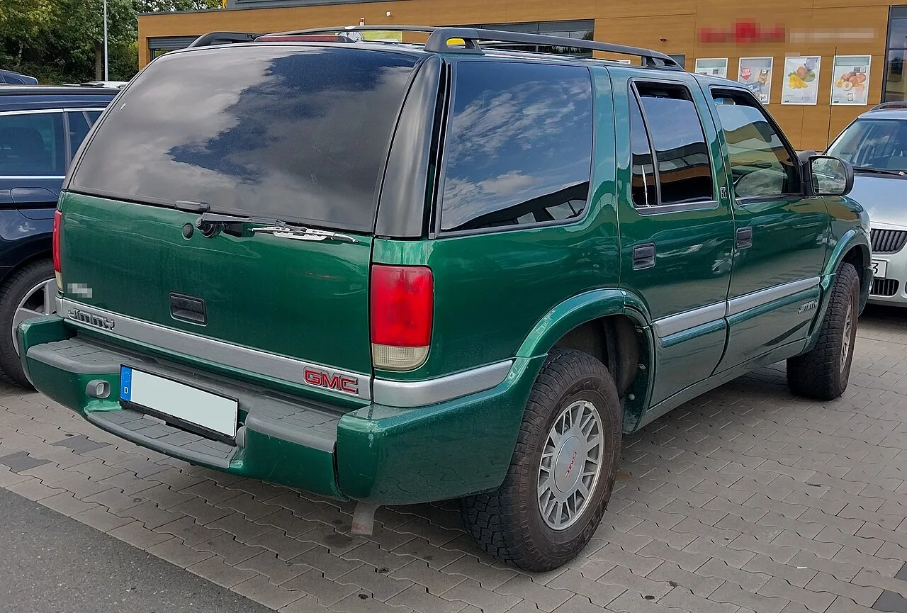 GMC Jimmy, rear