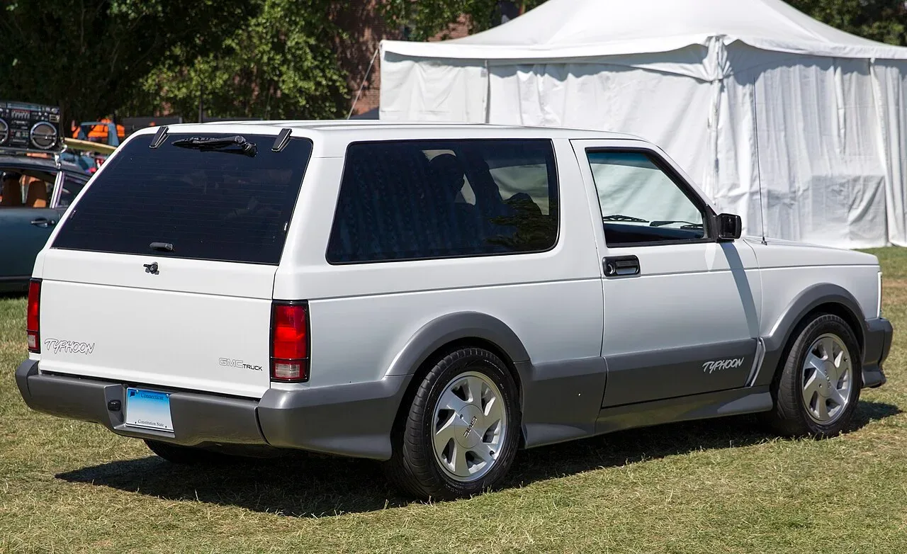 GMC Typhoon, rear
