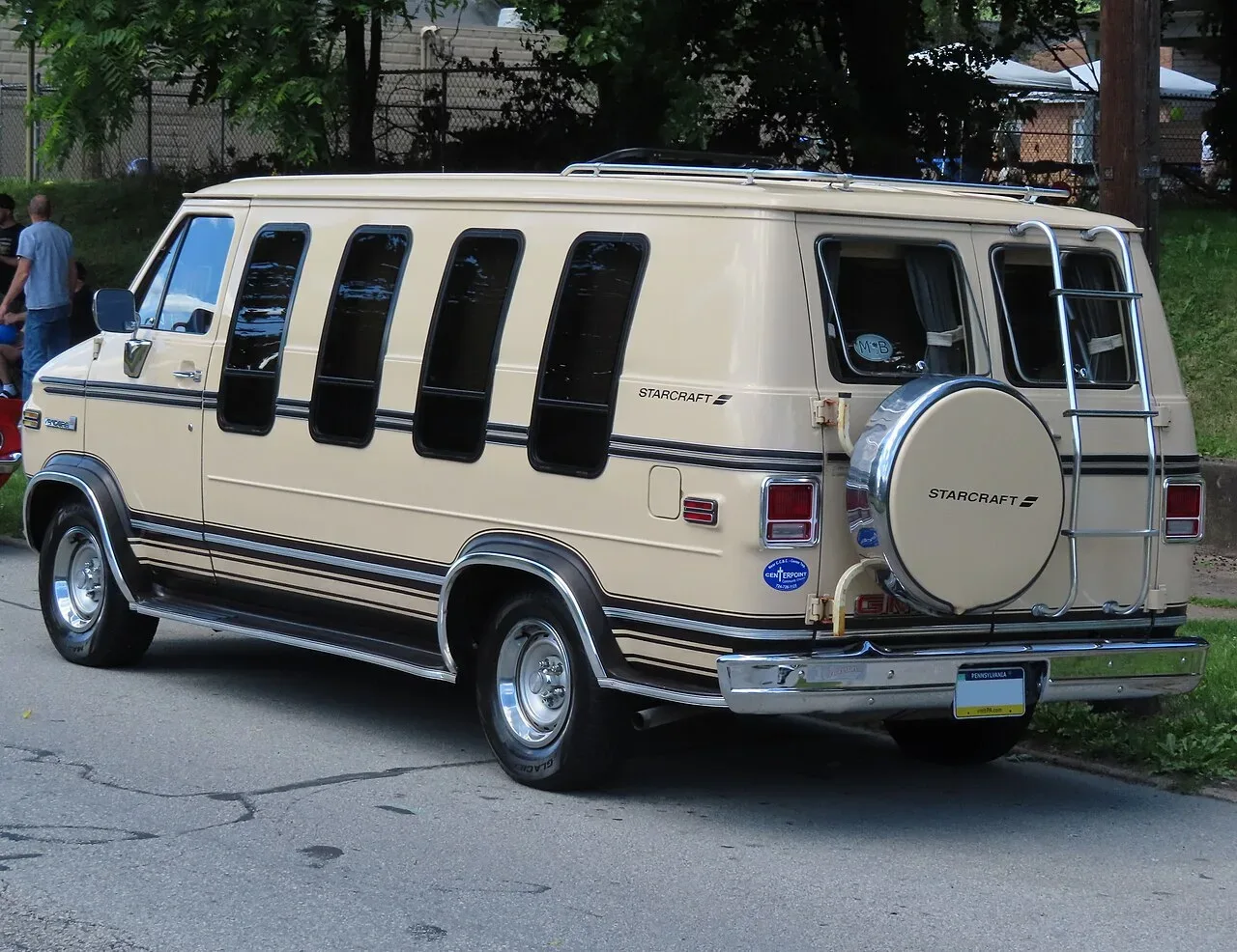 GMC Vandura, rear