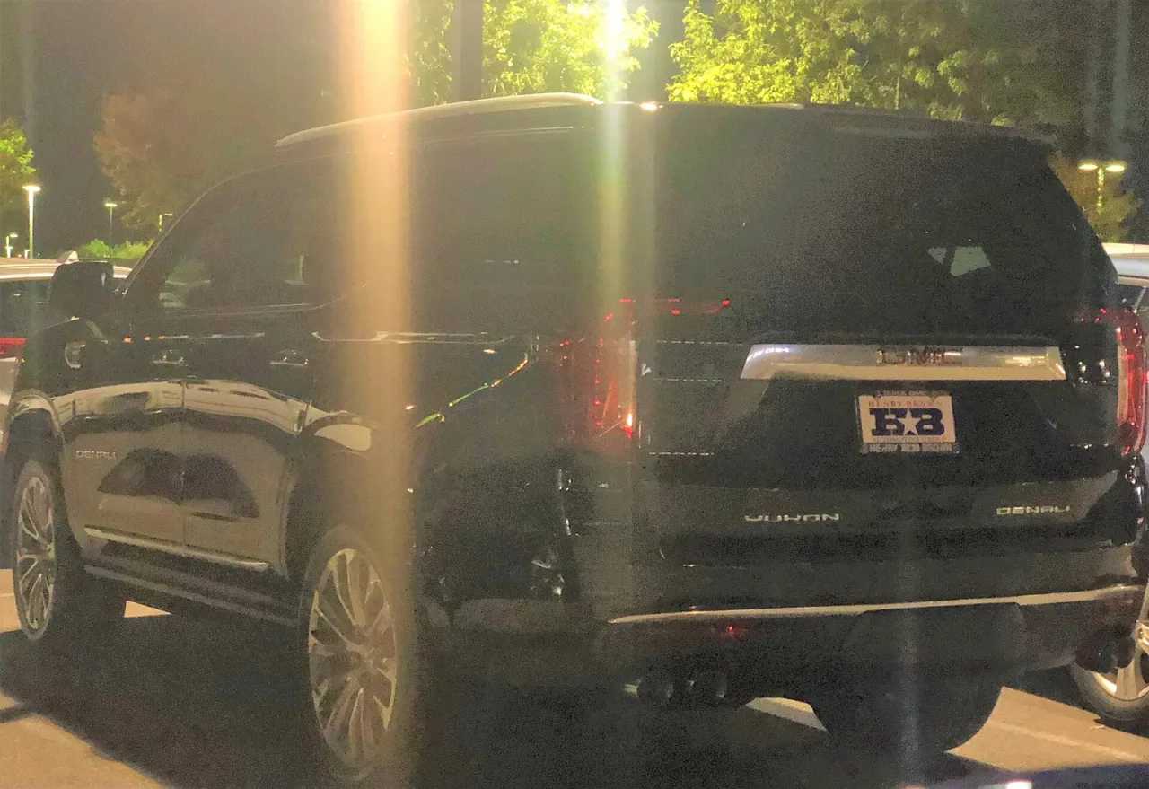 GMC Yukon, rear
