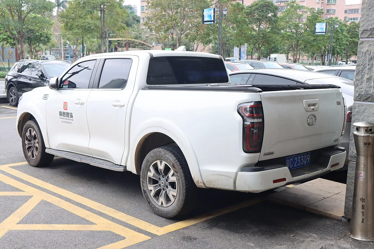 Great Wall Pao, rear