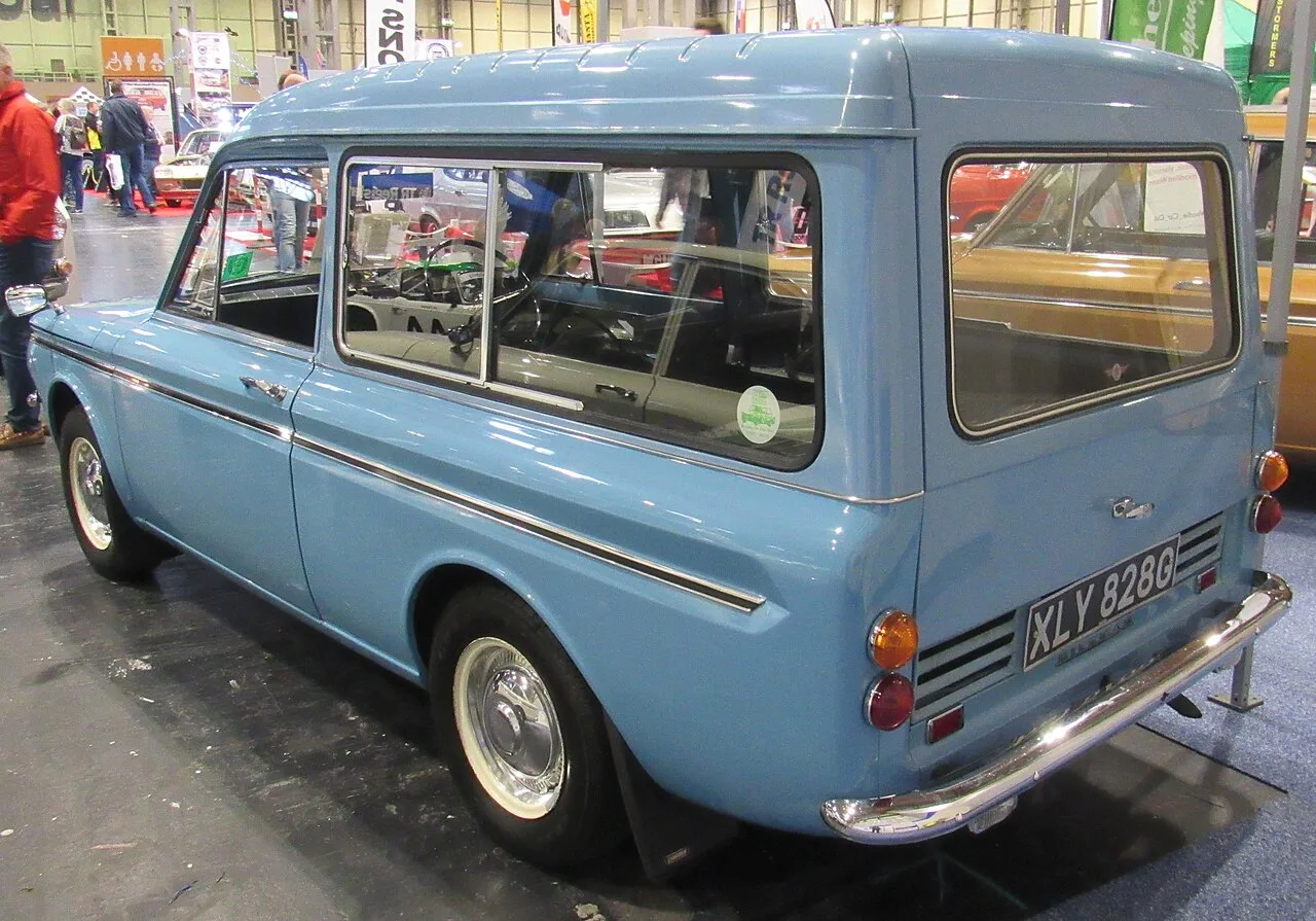 Hillman Husky, rear