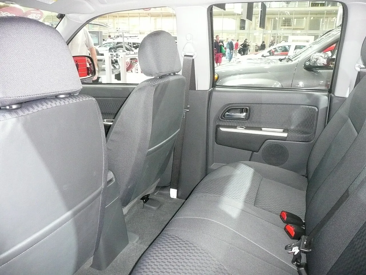 Holden Colorado RC, interior