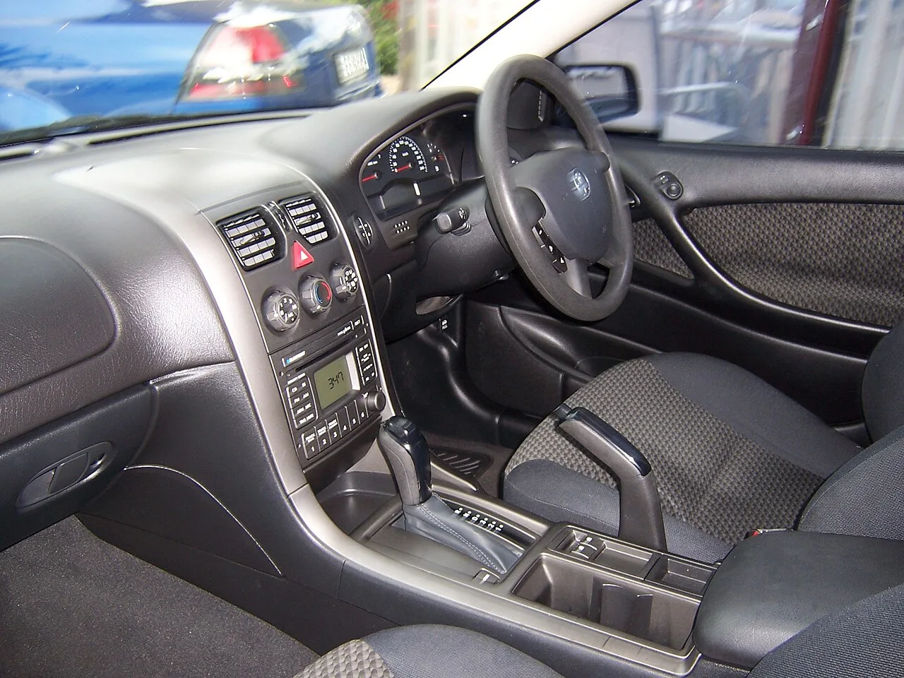 Holden Commodore, interior