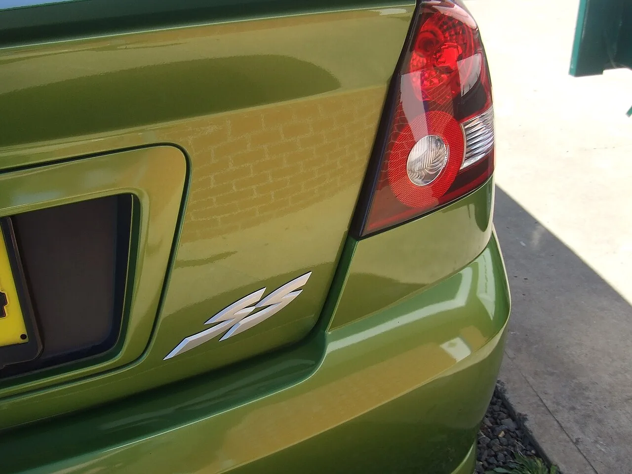 Holden Commodore, rear