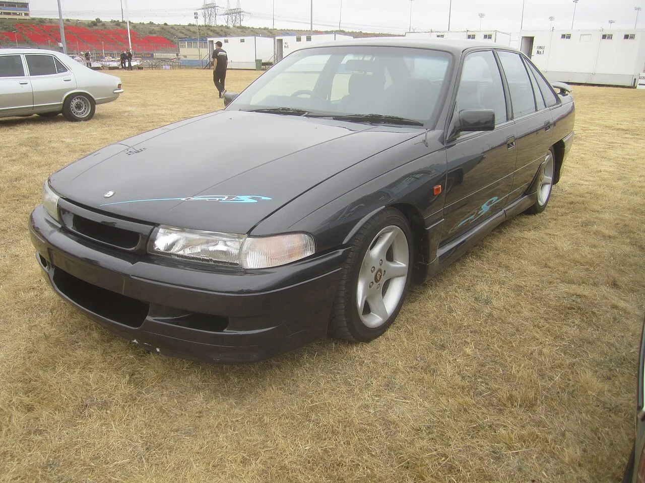 Holden Commodore VB, side