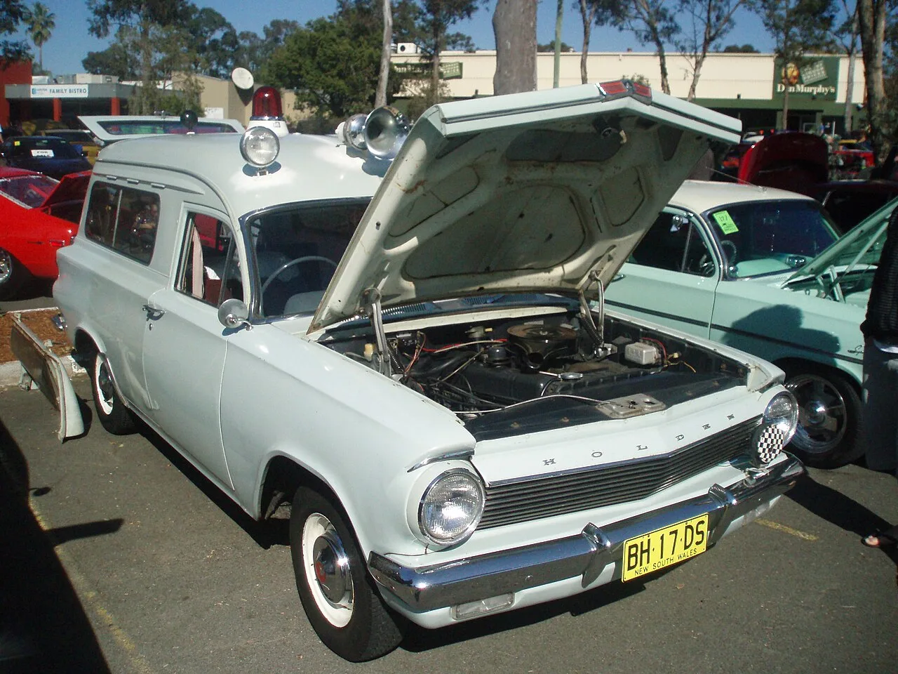Holden EJ, side