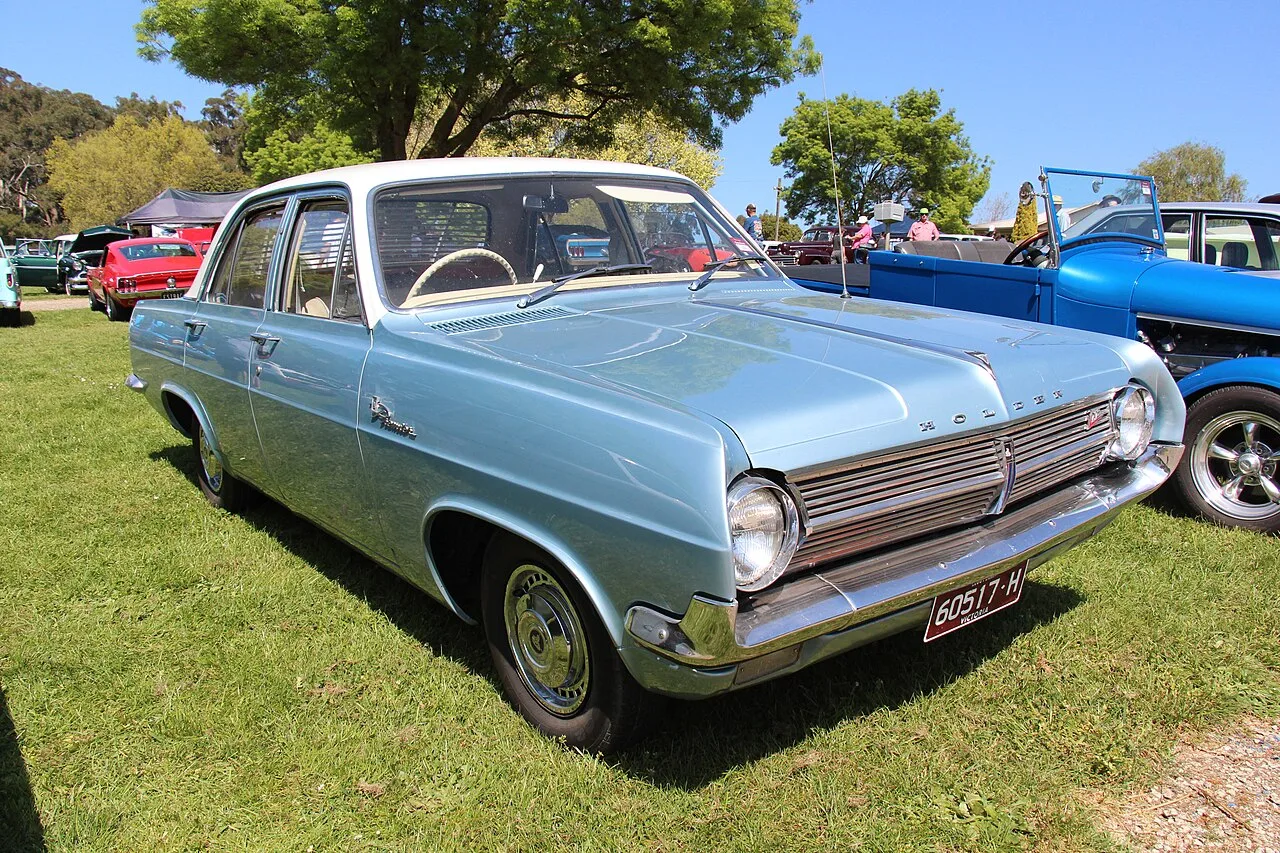 Holden HD, side