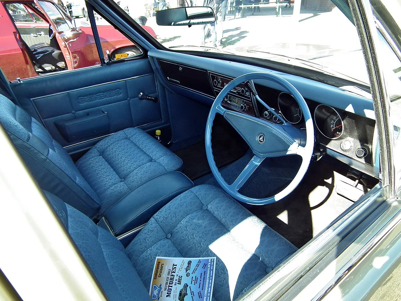 Holden HT, interior