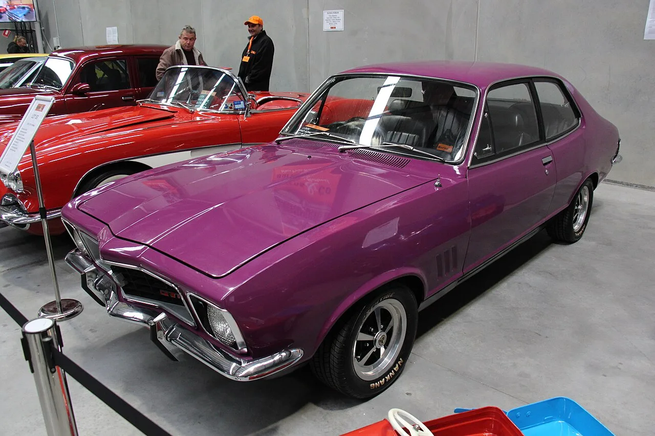 Holden Torana LJ, side