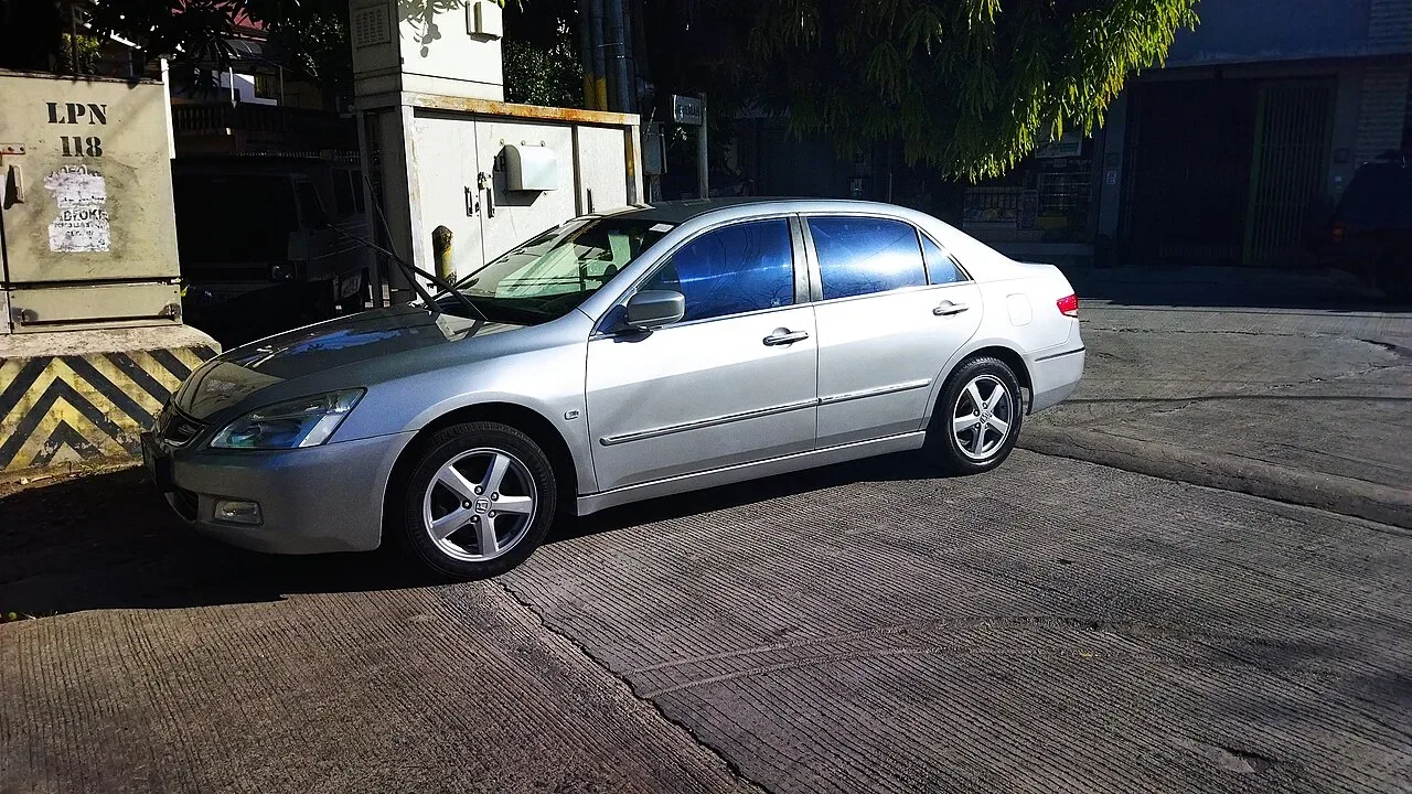 Honda Accord, side