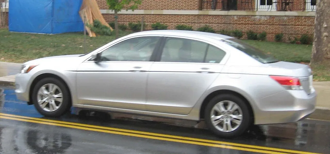 Honda Accord, side