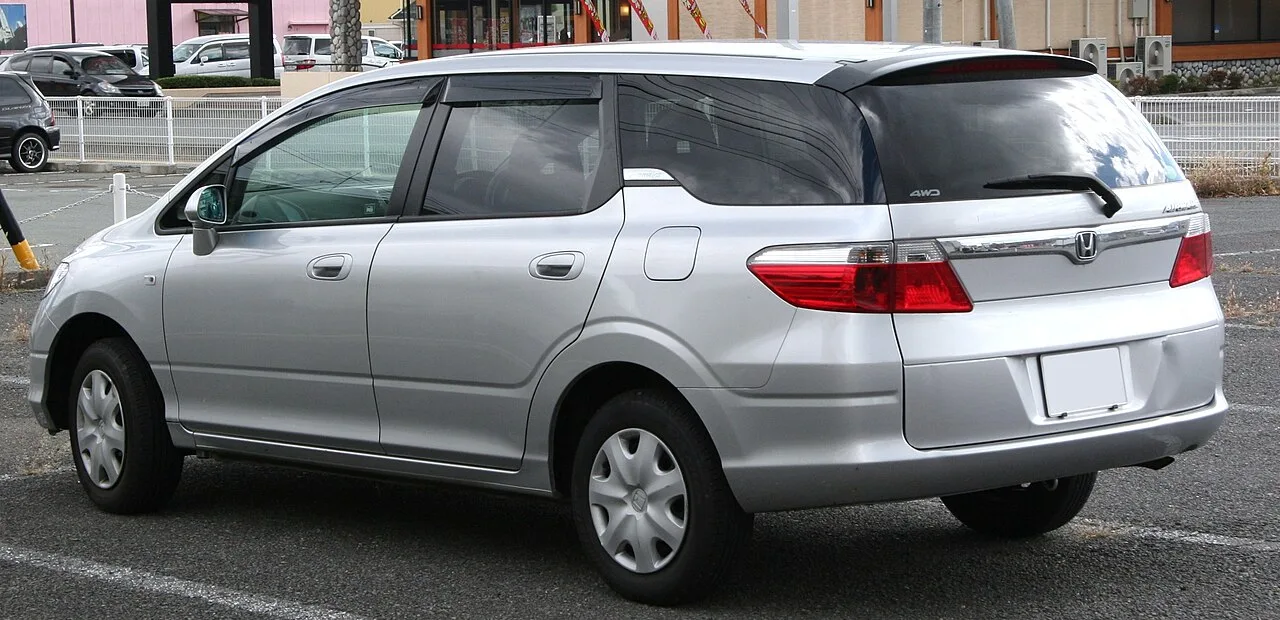 Honda Airwave GJ1/GJ2, rear