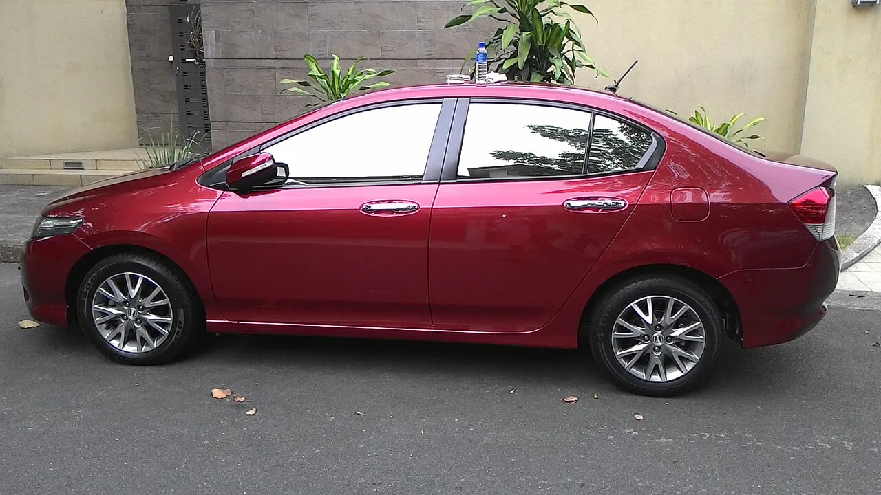 Honda City GM4–GM9 / Grace, side