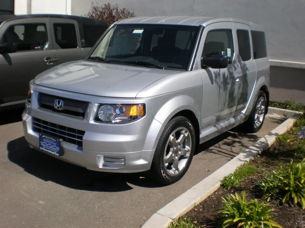 Honda Element, side