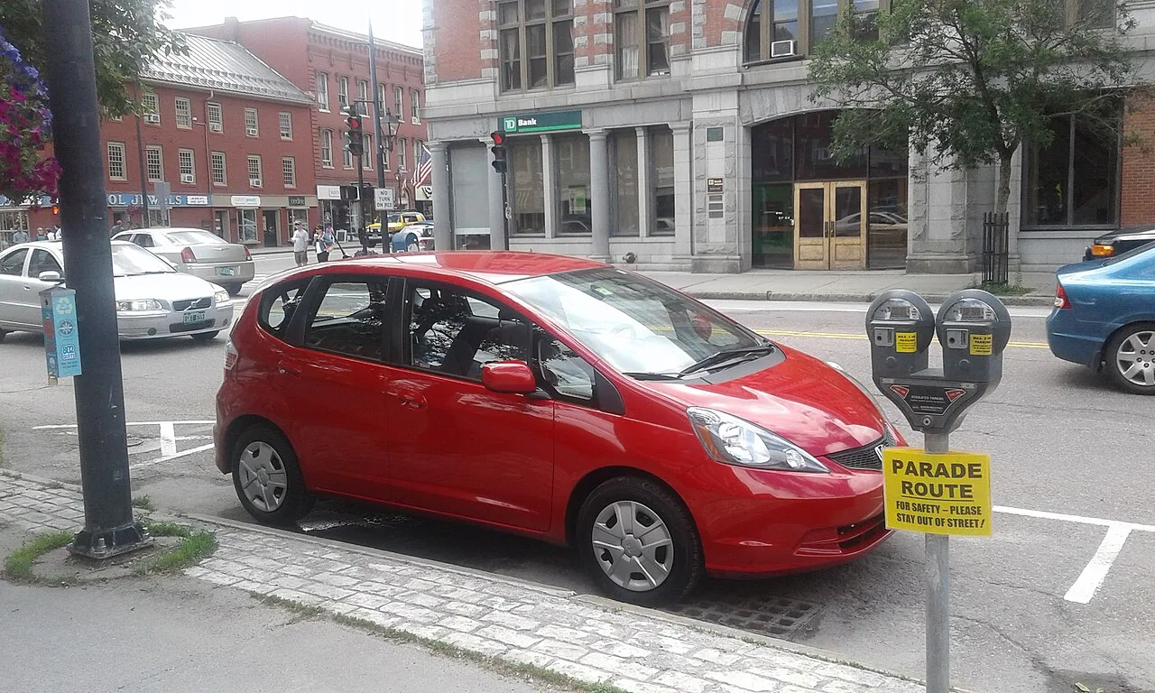 Honda Fit, side
