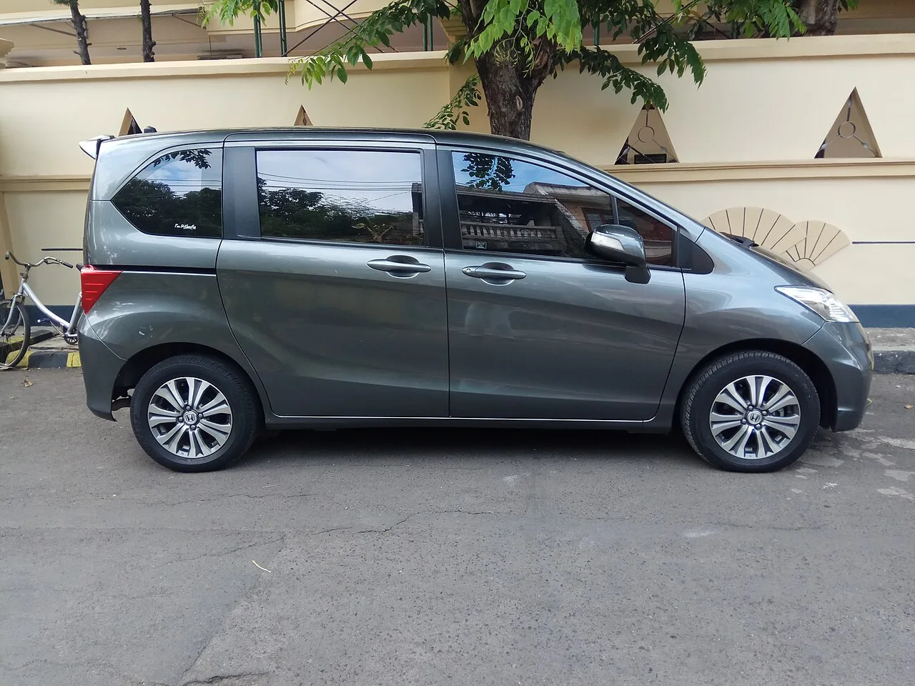 Honda Freed GB3/GB4/GP3, side