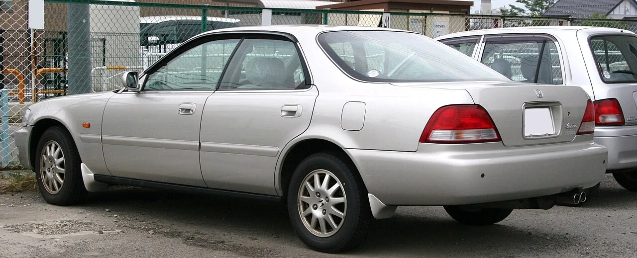 Honda Inspire UC1, rear