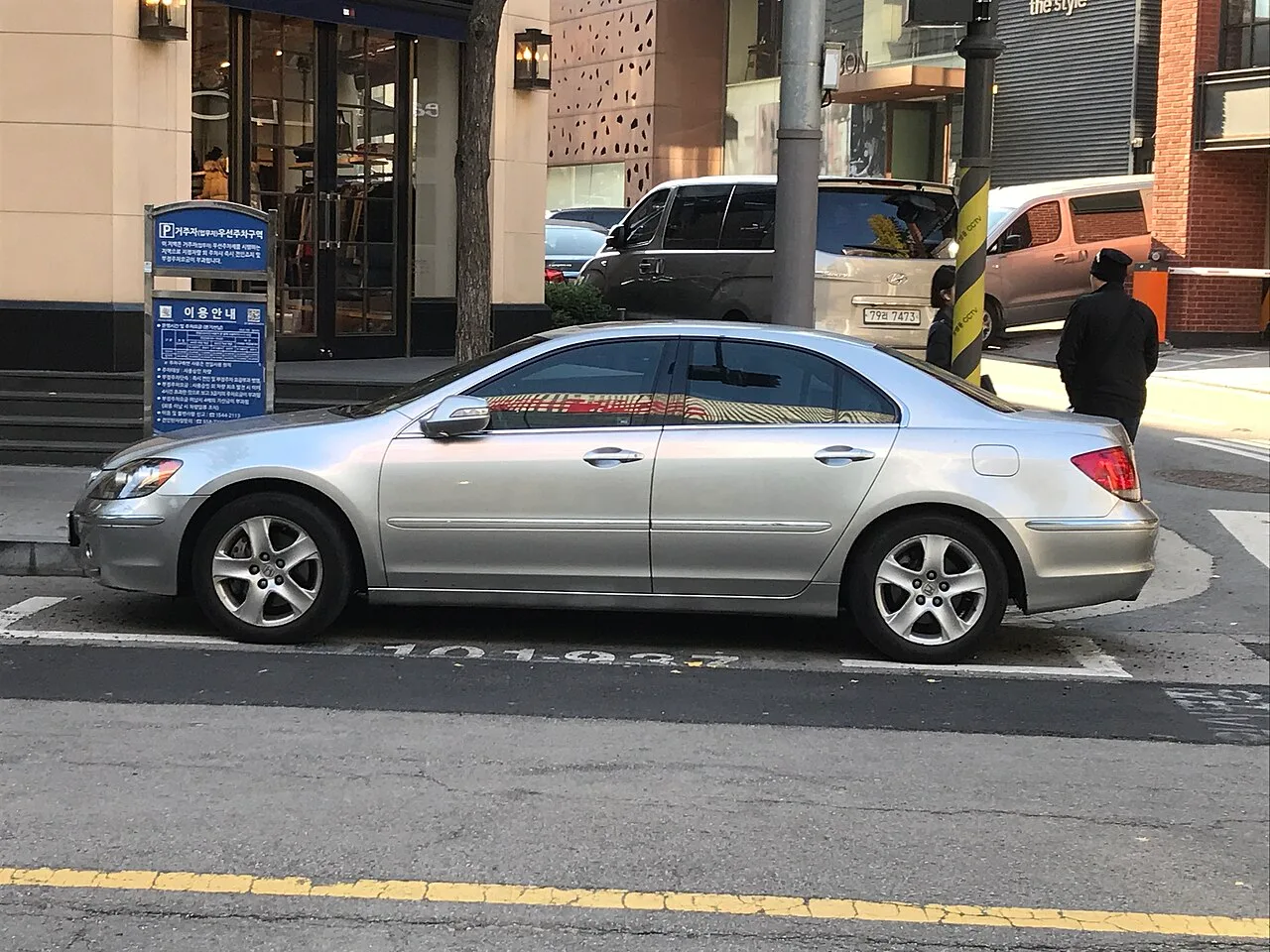 Honda Legend KA9 third generation, side