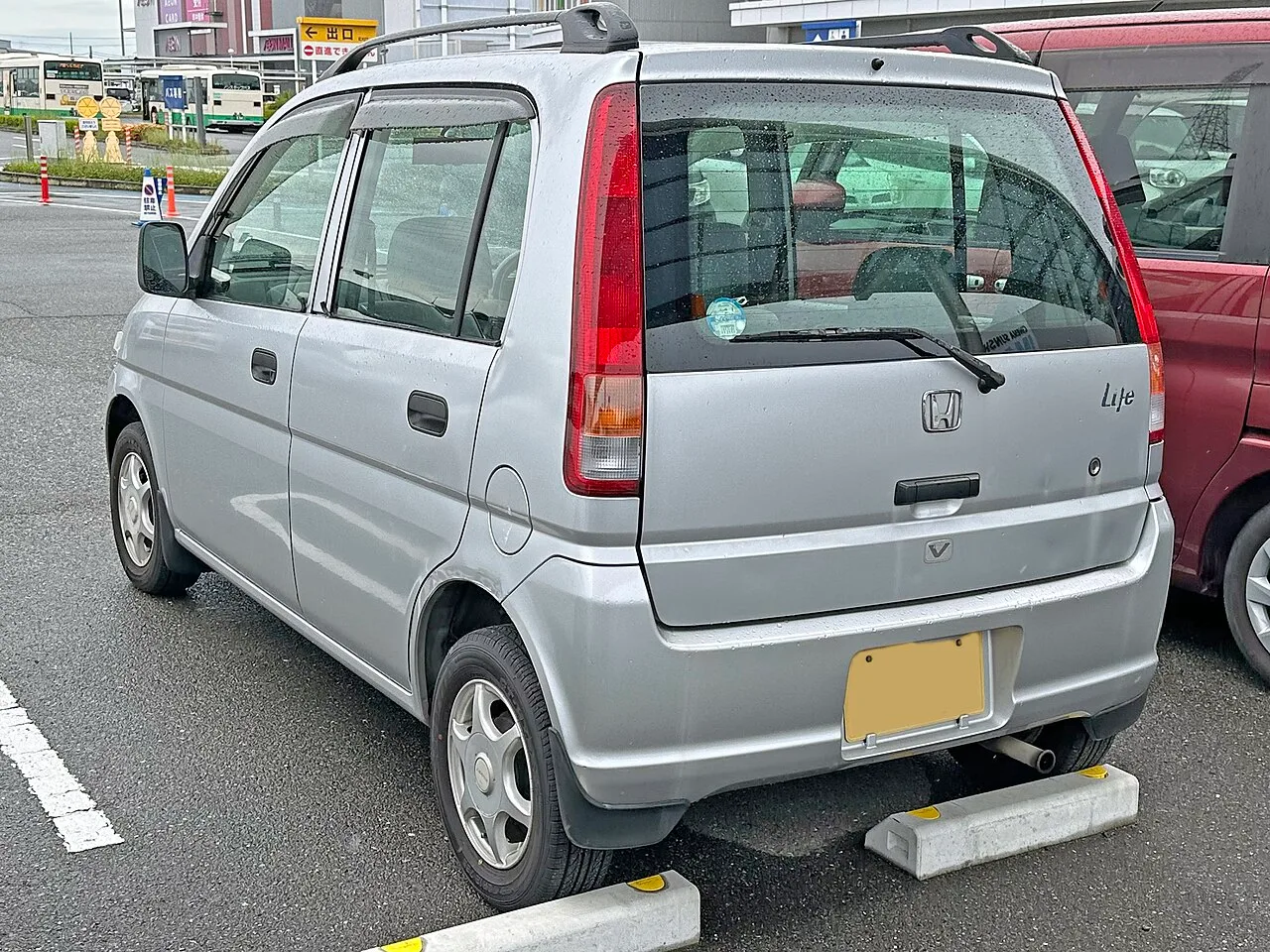 Honda Life JA4, rear