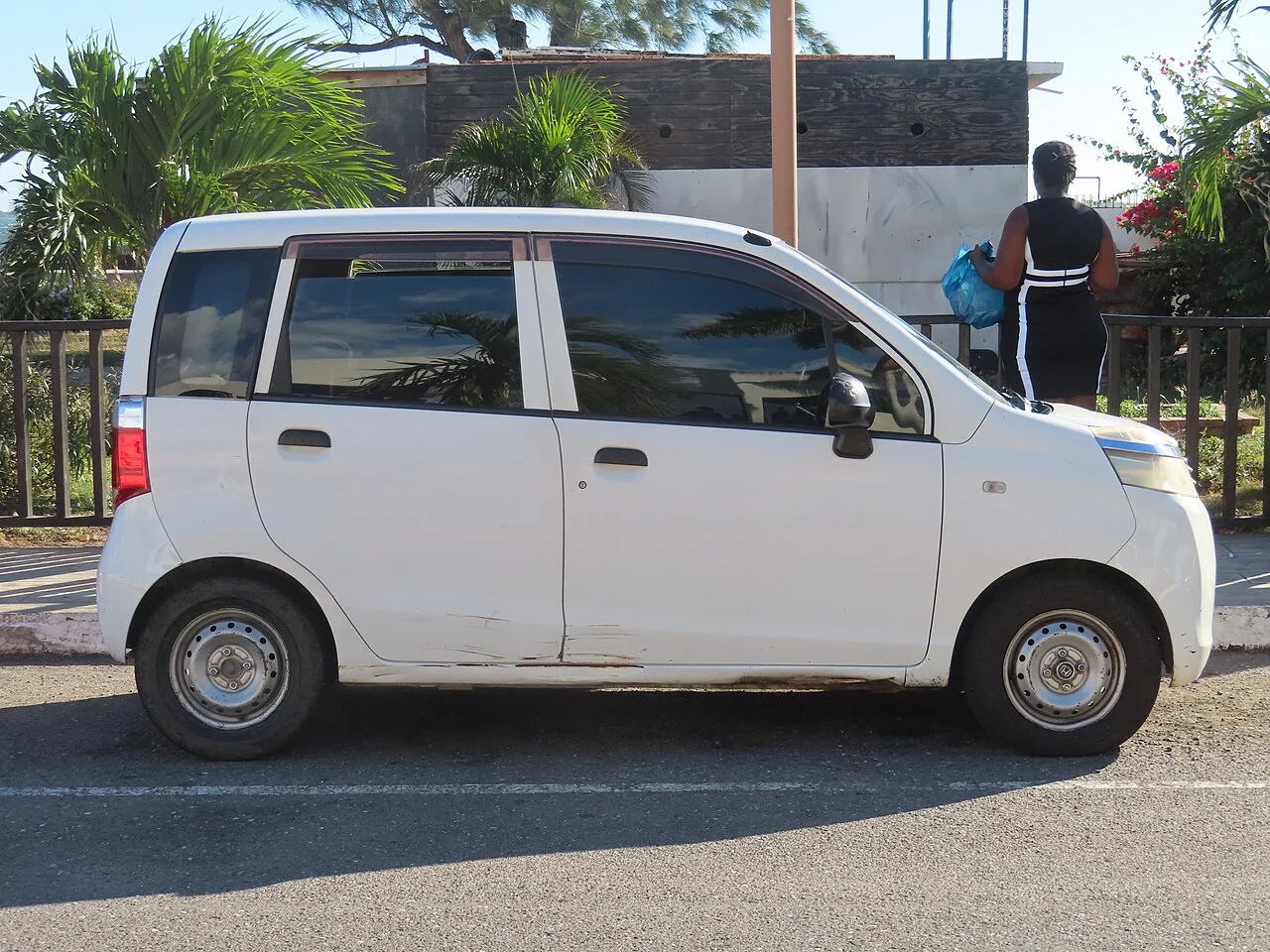 Honda Life JA4, side