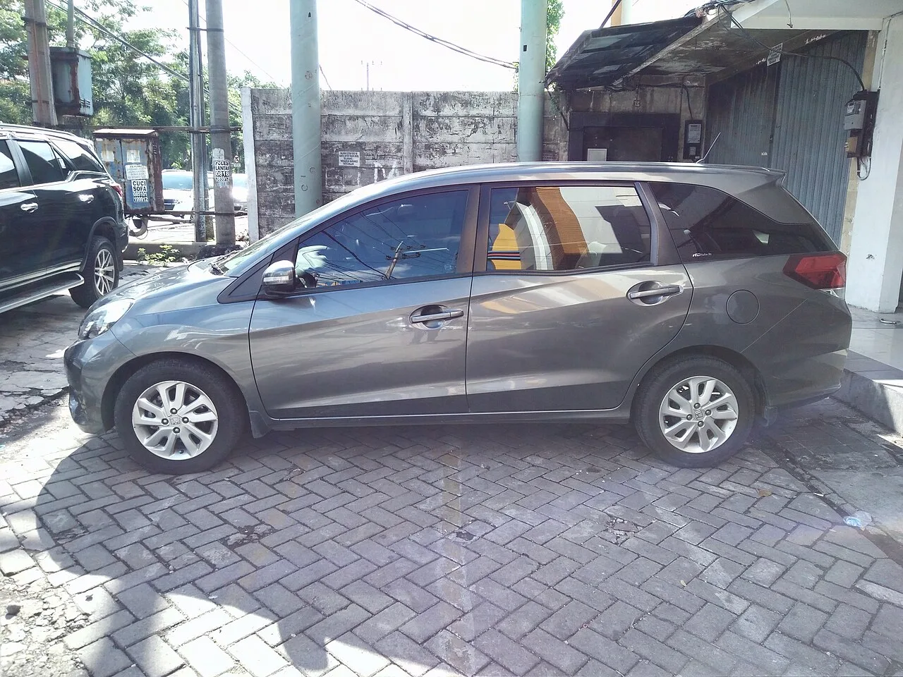 Honda Mobilio DD4/DD5, side