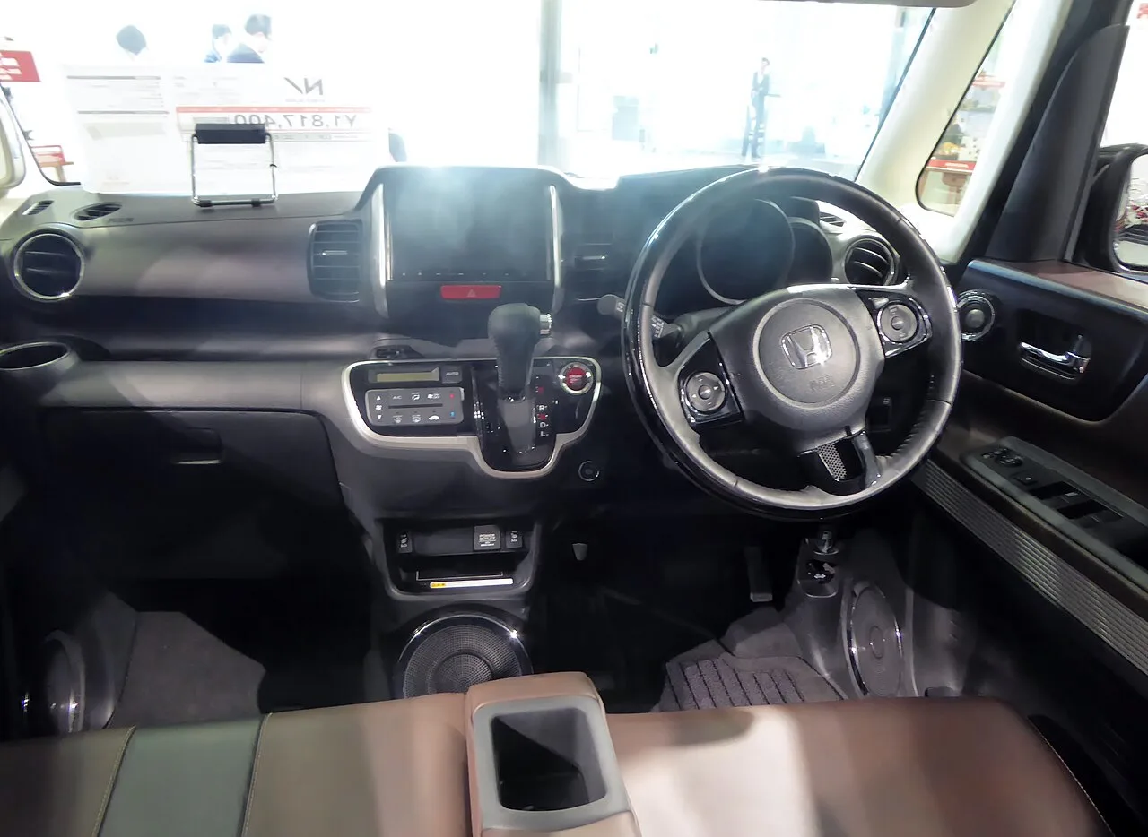 Honda N-Box third generation JF5 / JF6, interior